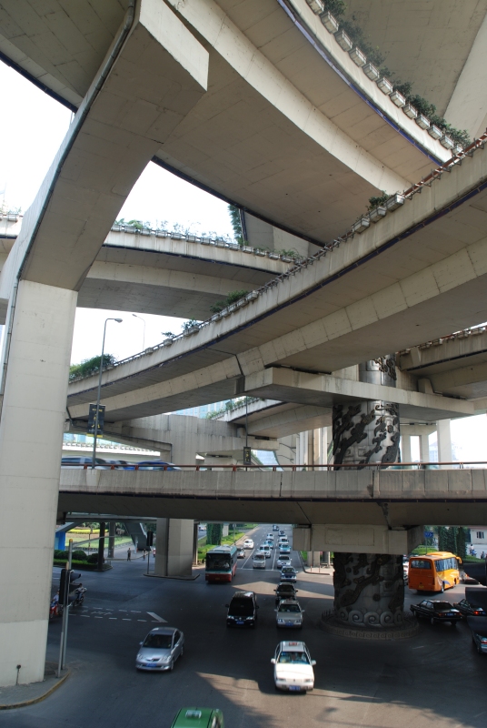 Shanghai: Autobahnkreuz in der Innenstadt